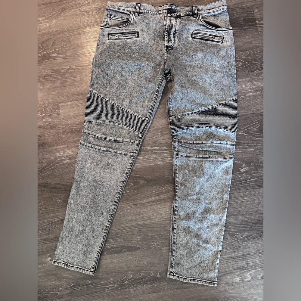 Balmain Slim Fit Ribbed Jeans New W/Tags. Size 36.
